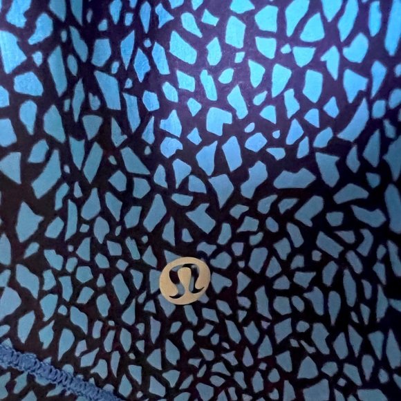 Lululemon Racerback Sports Top Keyhole Back Blue & Black Print - Picture 5 of 9
